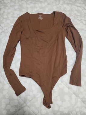 nuuds Long-Sleeve Square Neck Bodysuit - Brown